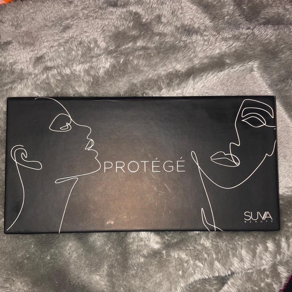 Protégé eyeshadow palette by Suva Beauty